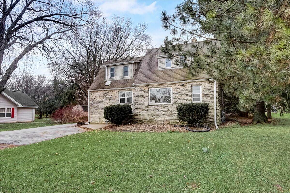 Property Photo: 4095 W Woodale Ave WI 53209