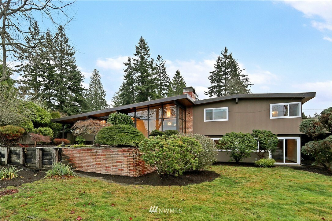 Property Photo:  8704 182nd Place SW  WA 98026 