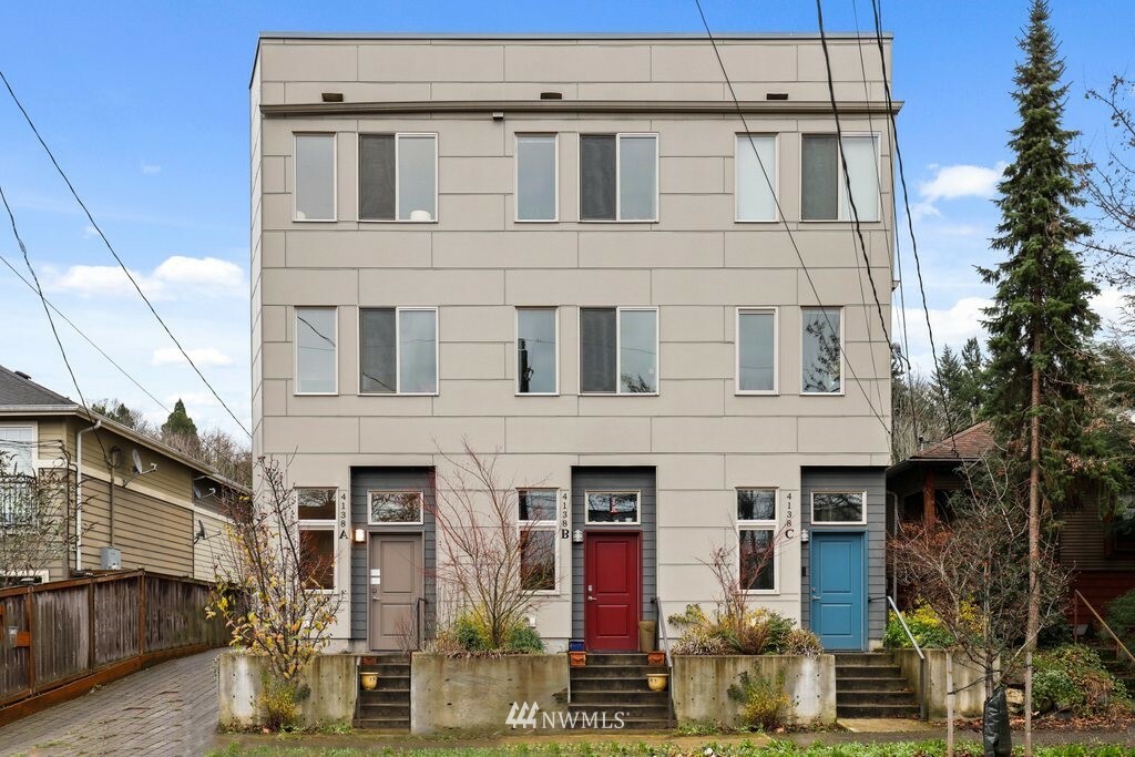 Property Photo: 4138 A 25th Avenue SW WA 98106