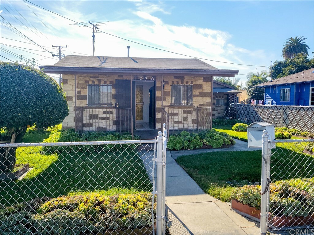 Property Photo:  2310 Saturn Avenue  CA 90255 