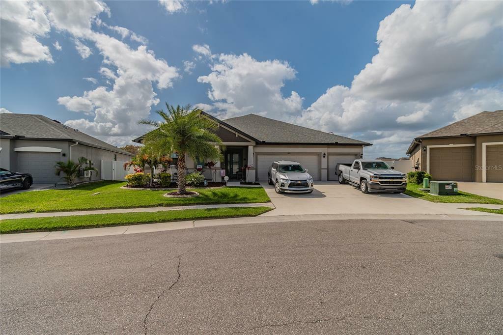 Property Photo:  4045 Salida Delsol Drive  FL 33573 