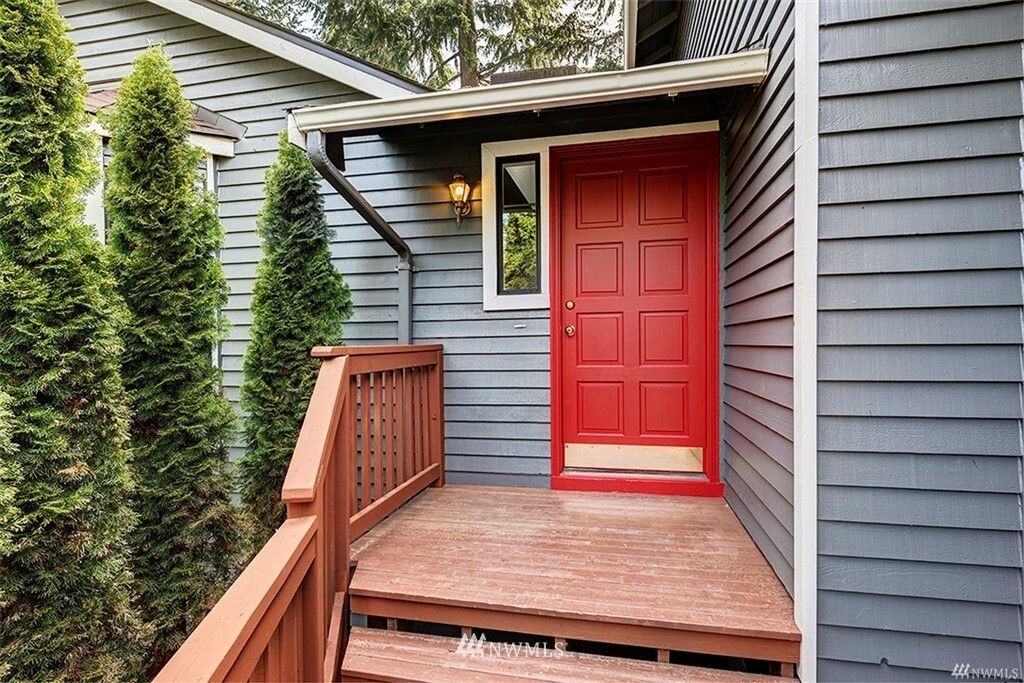 Property Photo: 17927 NE 101st Court WA 98052