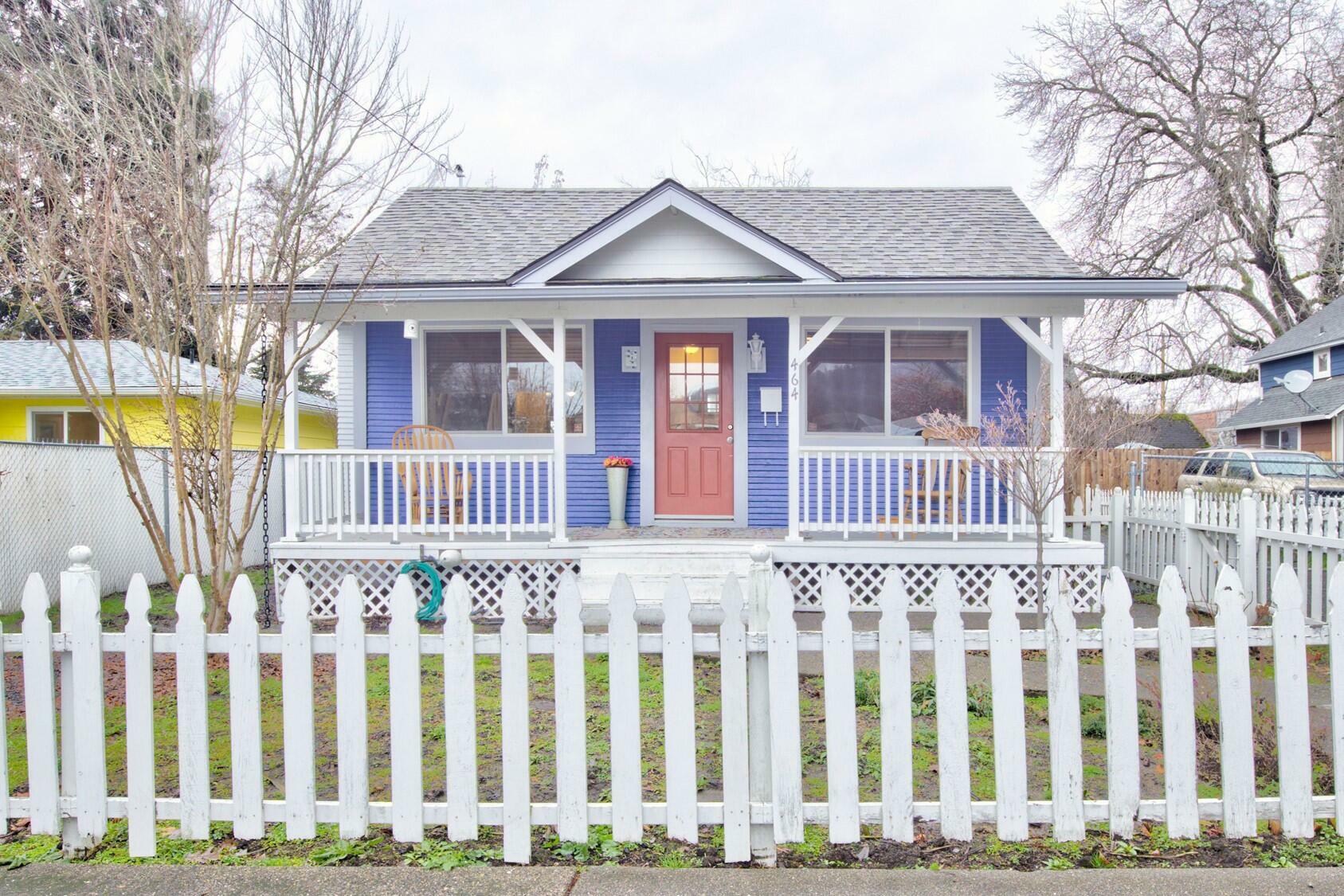 Property Photo: 464 NE Baker Drive OR 97526