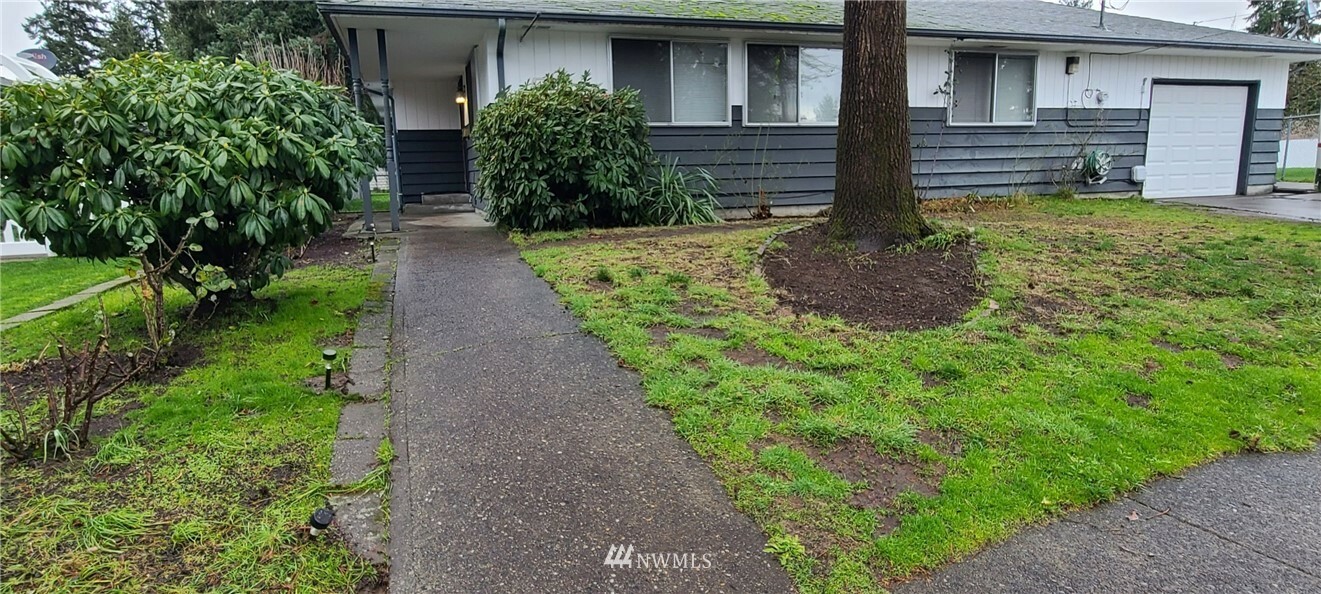 Property Photo: 1409 26th Street SE WA 98002