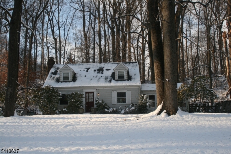 Property Photo:  8 Sydenham Rd  NJ 07059 