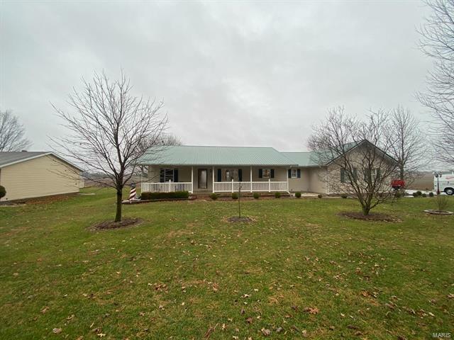 Property Photo: 23498 Mimi Street 62052
