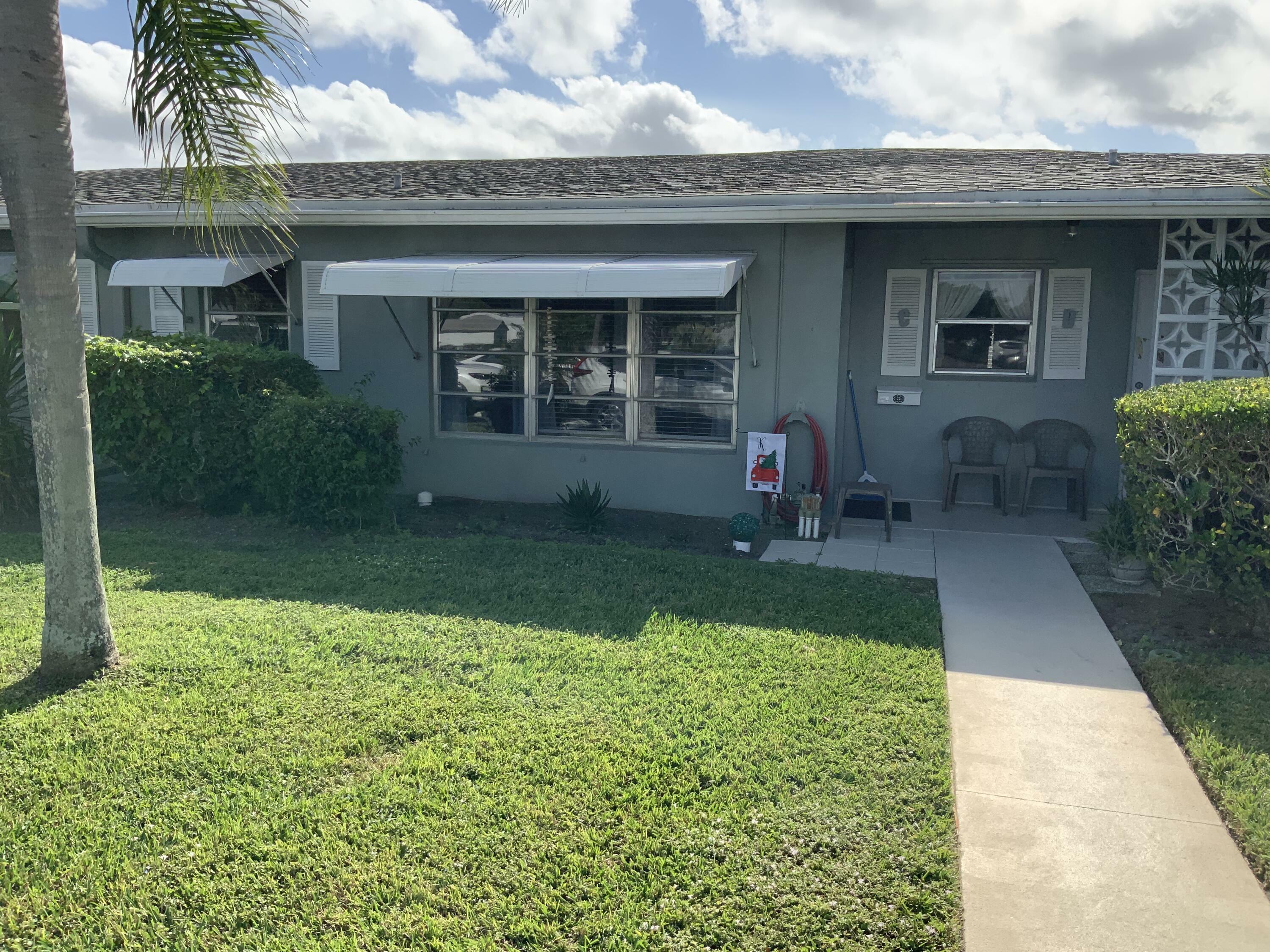 Property Photo: 910 South Drive C FL 33445