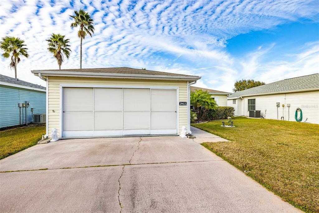 Property Photo:  29413 Princeville Drive  FL 33576 