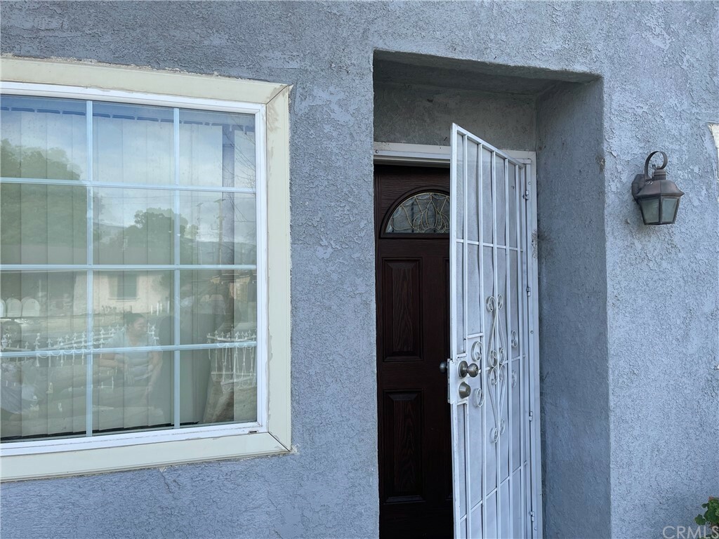 Property Photo: 466 W 5th Street CA 92583