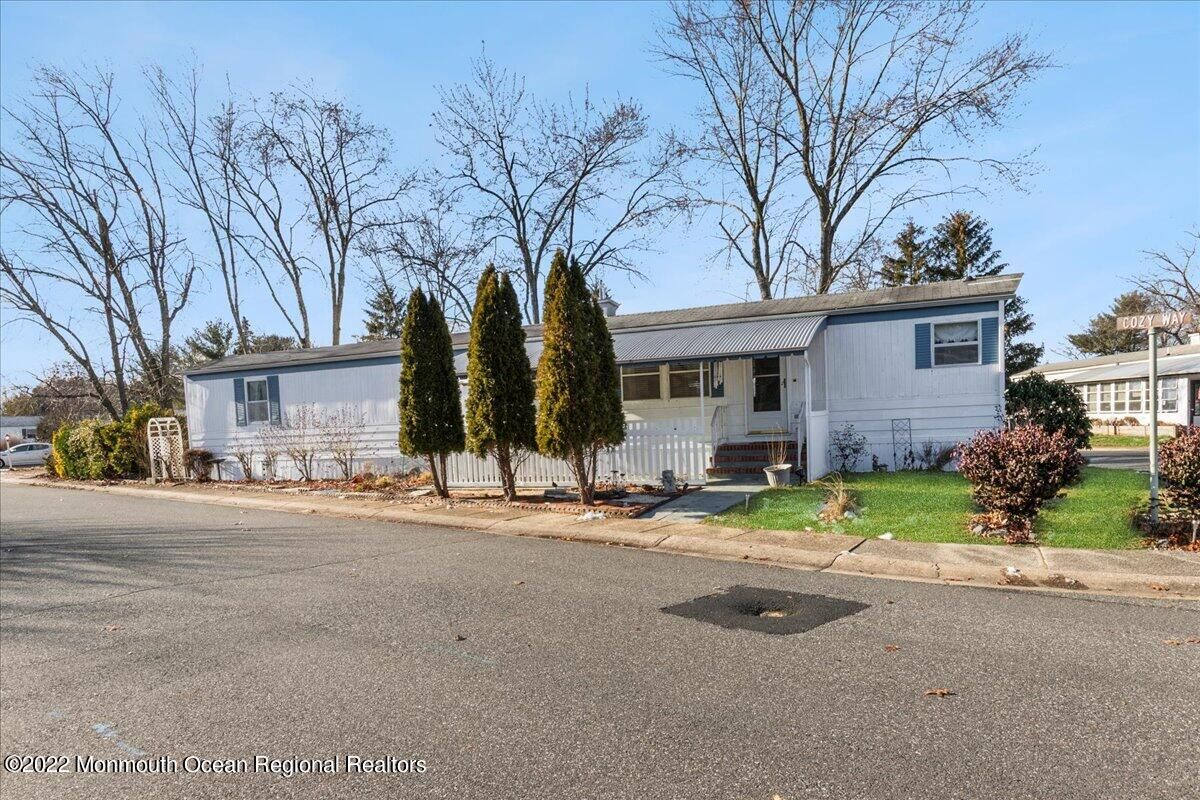 Property Photo:  1106 Cozy Way  NJ 08755 