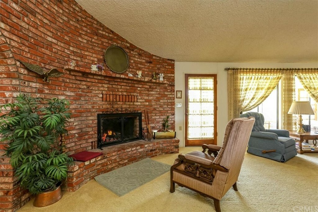 Property Photo:  1351 W Tefft Street  CA 93444 