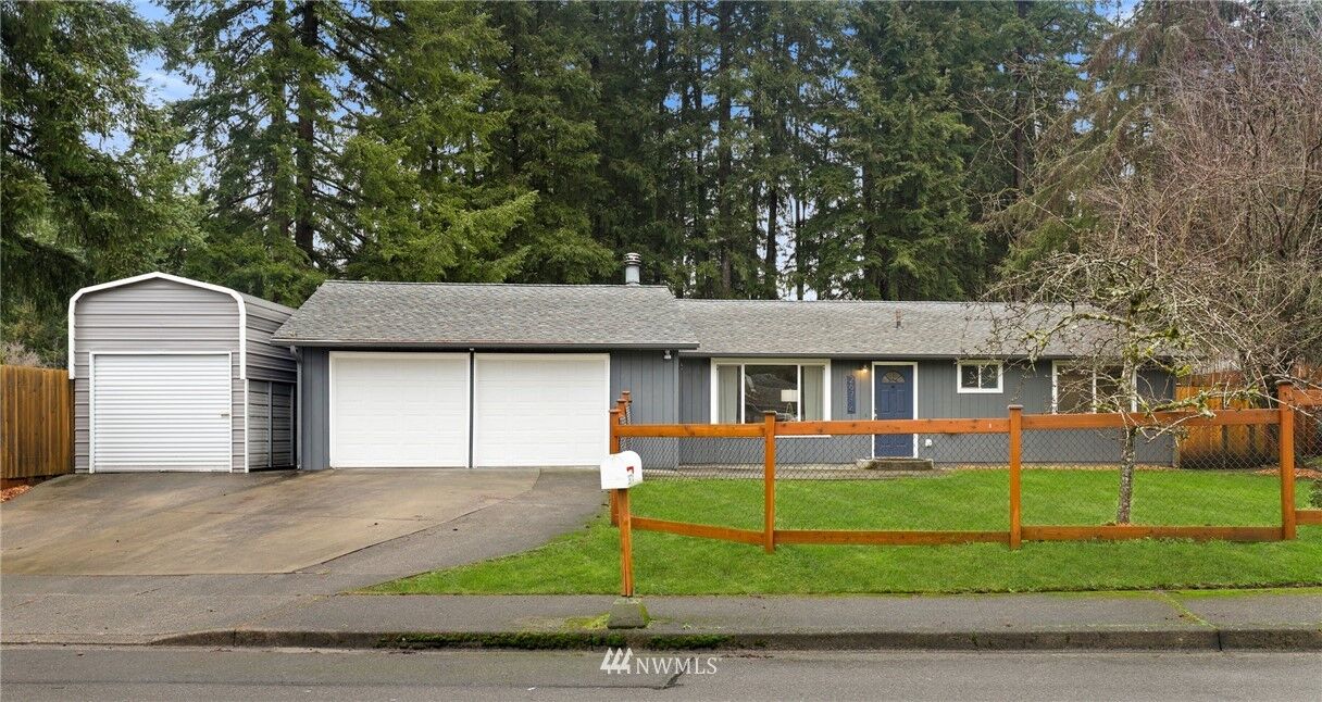 Property Photo: 26714 232nd Avenue SE WA 98038