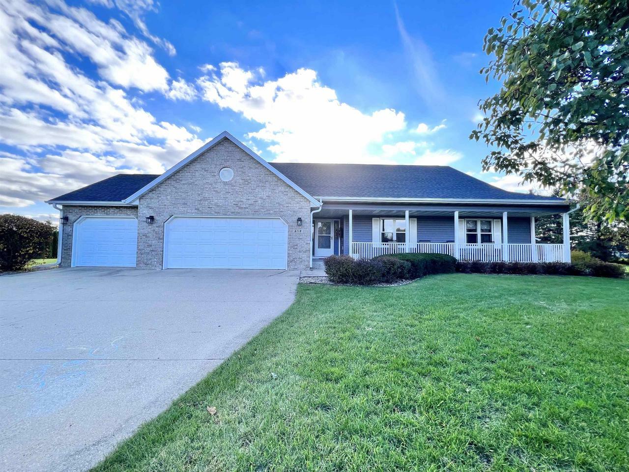 Property Photo: 6118 South Edgewater Dr WI 53511