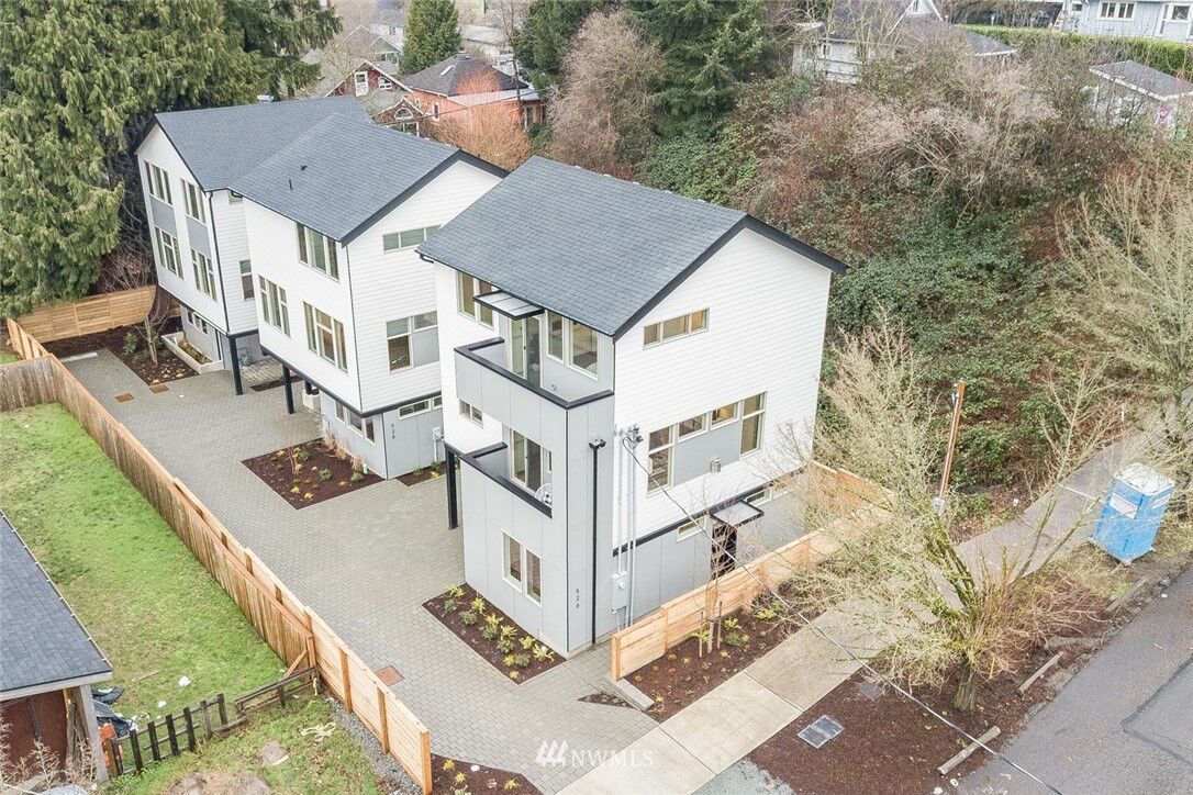 Property Photo:  526 S Concord Street  WA 98108 