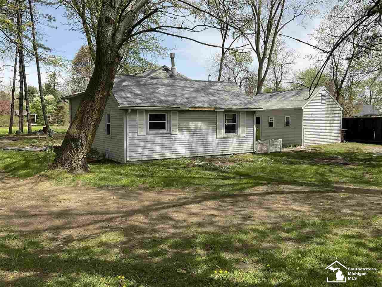 Property Photo:  3114 Dixiebrook  MI 48133 