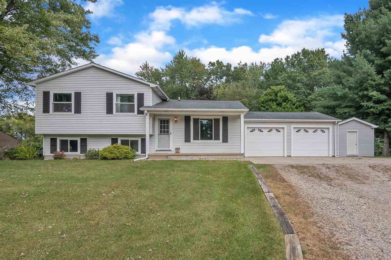 Property Photo:  13047 Heather Lane  MI 48872 