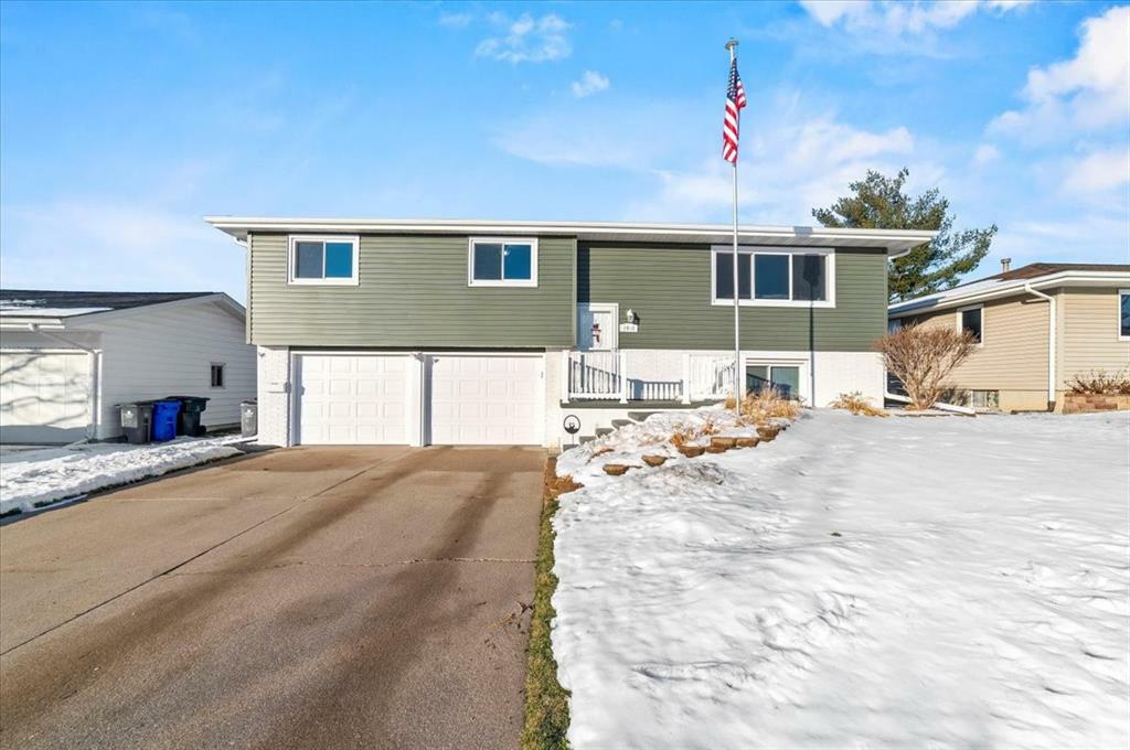 Property Photo: 2460 Victoria Drive SW IA 52404