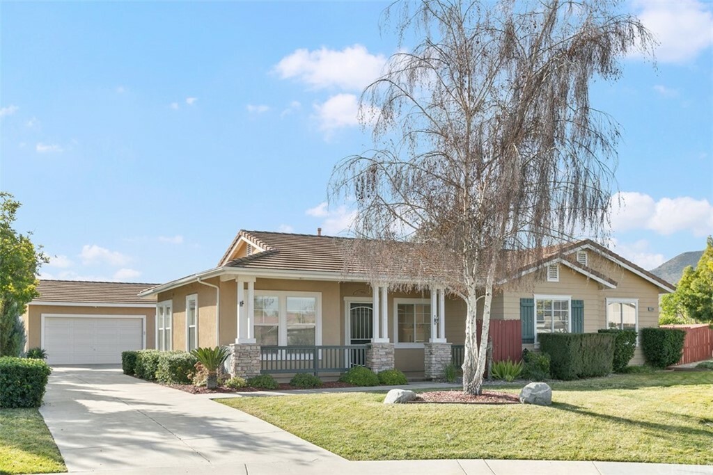 Property Photo:  23909 Robert Court  CA 92562 