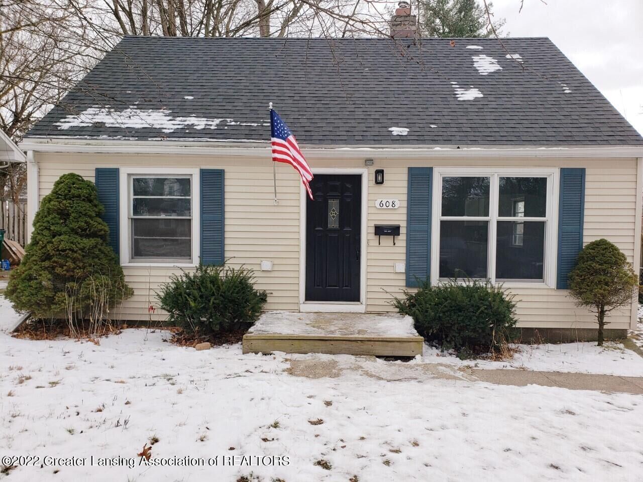 Property Photo:  608 S Park Boulevard  MI 48910 