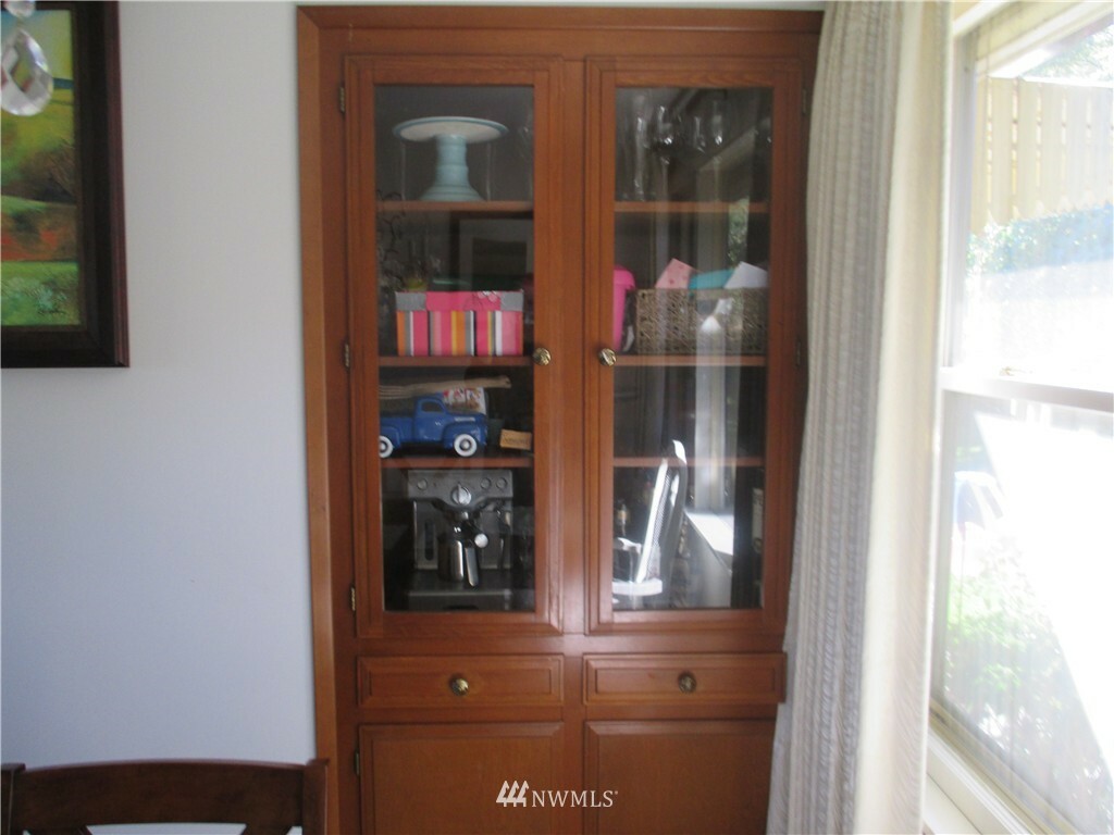 Property Photo: 261 Eagle Place NE WA 98110