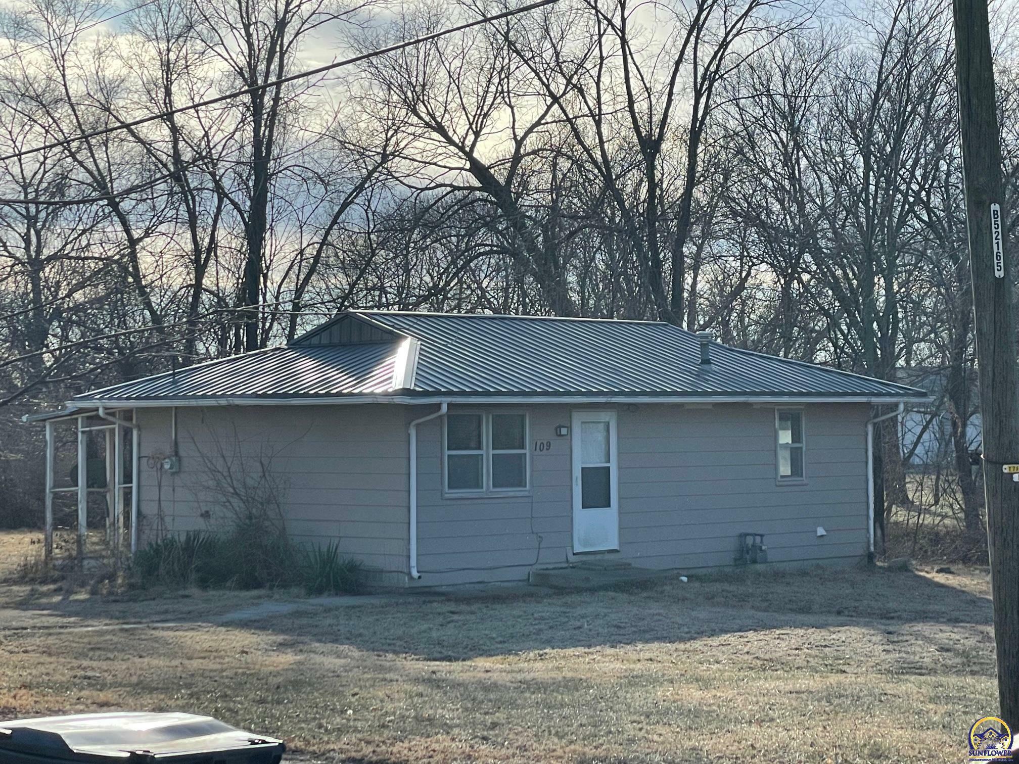 Property Photo:  109 W Wyandotte St  KS 66512 