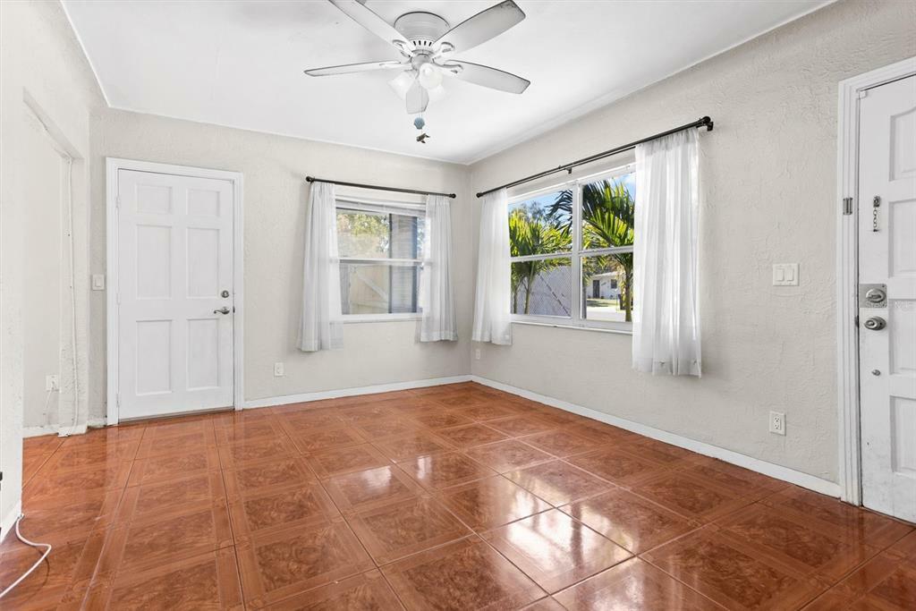 Property Photo: 6493 29th Way N FL 33702