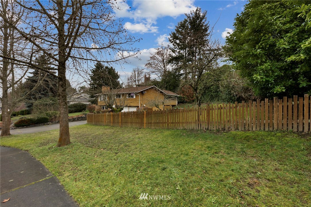 Property Photo:  903 Union Avenue  WA 98388 