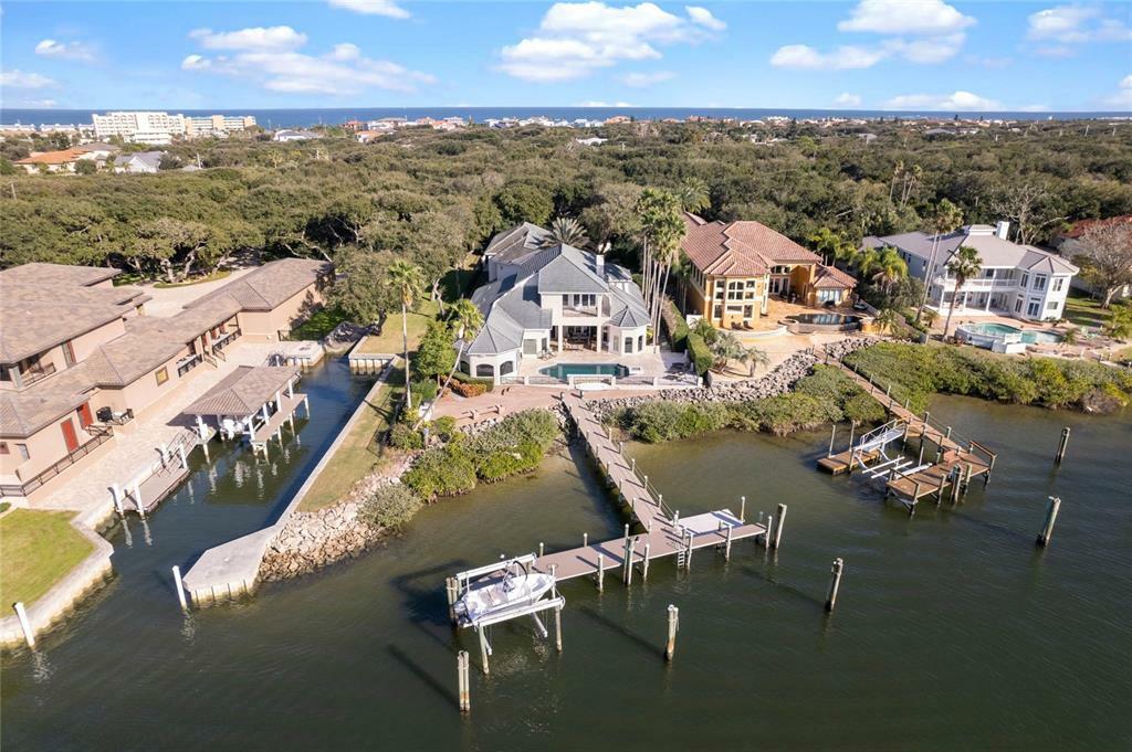 Property Photo: 4828 S Peninsula Drive FL 32127