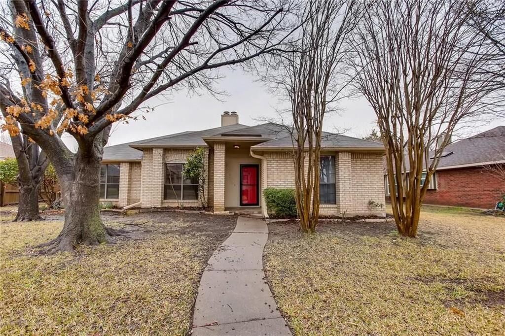 Property Photo: 711 Cottonwood Drive TX 75002