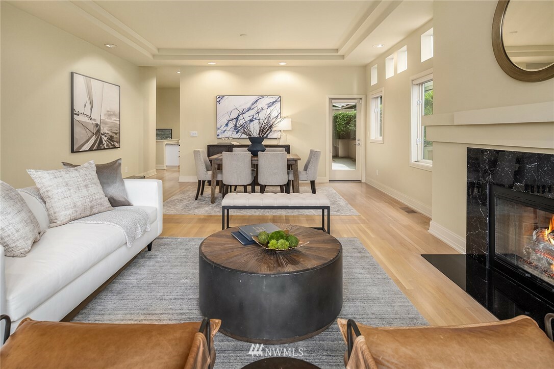 Property Photo: 1958 Harvard Avenue E 202 WA 98102