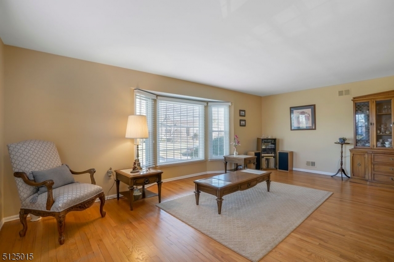 Property Photo:  146 Brandywyne Dr 146  NJ 07932 