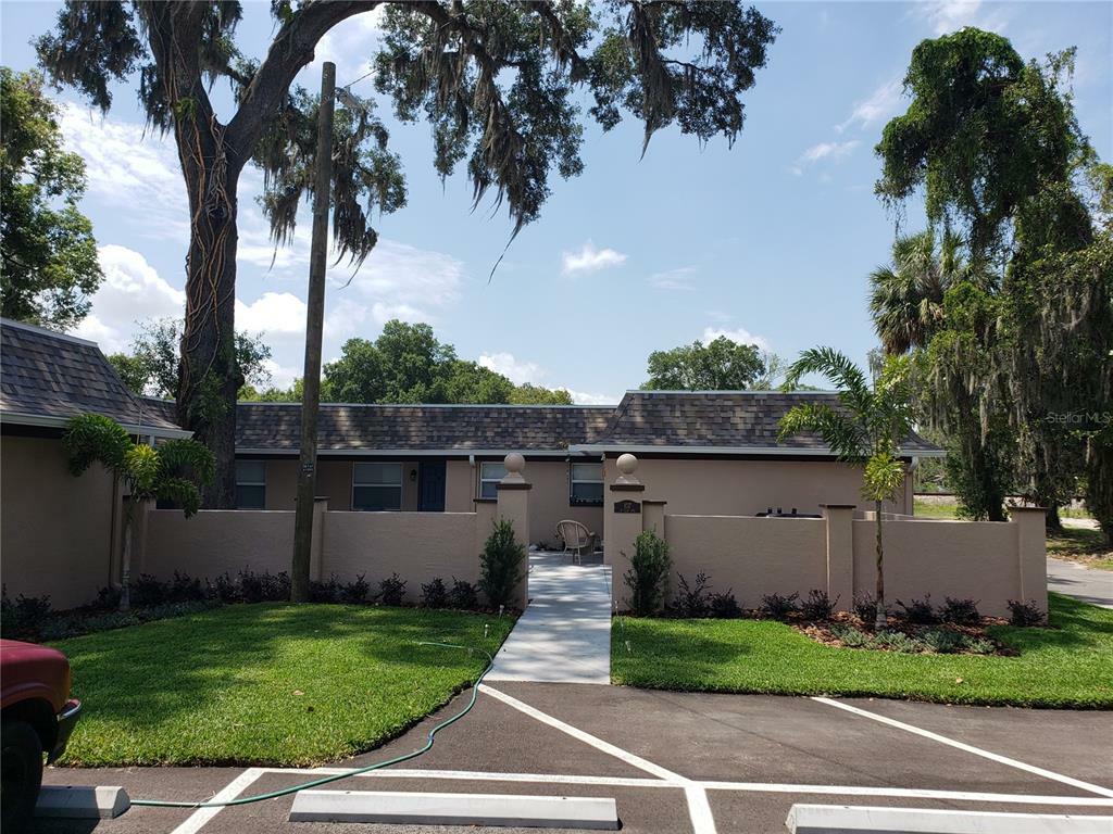 Property Photo:  107 W Clay Avenue 5  FL 33510 