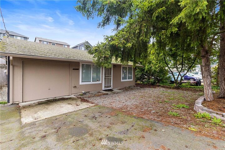 Property Photo:  10620 128th Street E  WA 98374 