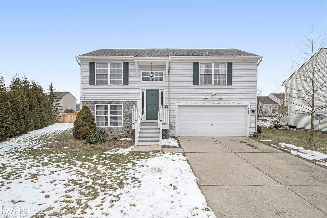 Property Photo:  469 Andover Woods Court  MI 48430 