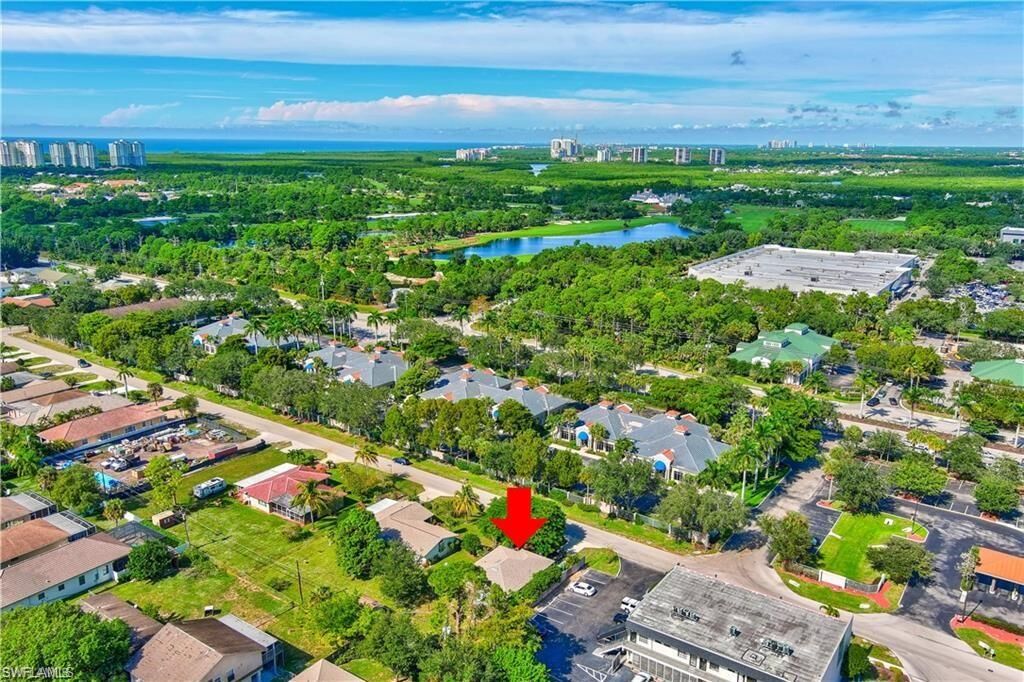 Property Photo: 864 110th Ave N FL 34108