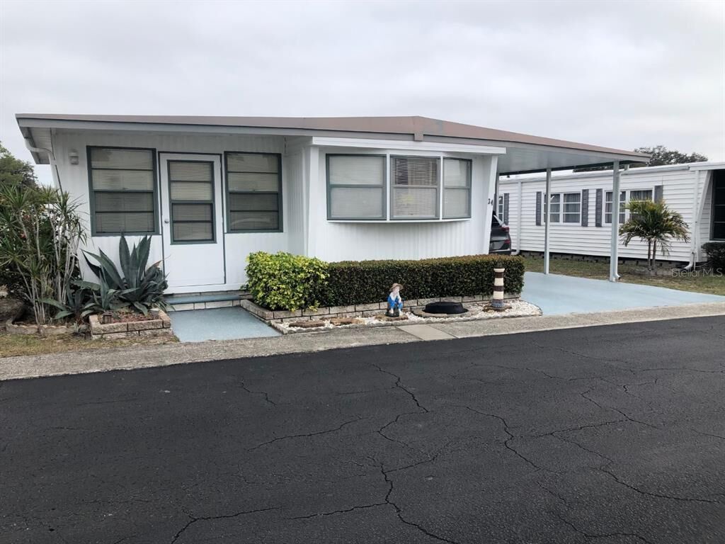 Property Photo:  34 Thatch Palm Street E  FL 33770 