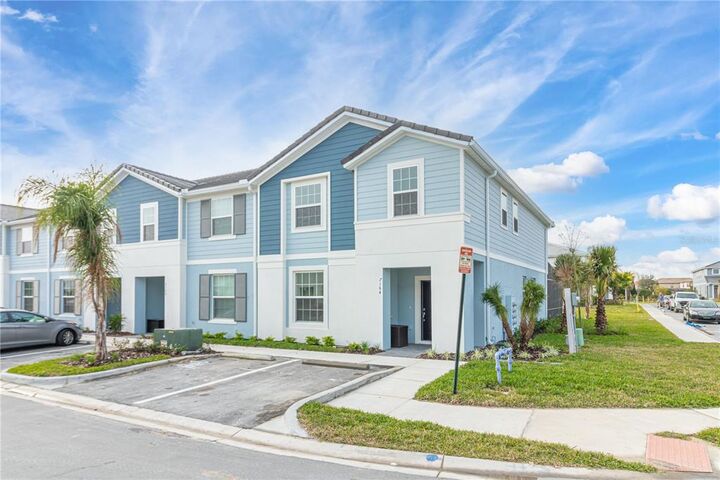 Property Photo: 7164 Oakmoss Loop FL 33837