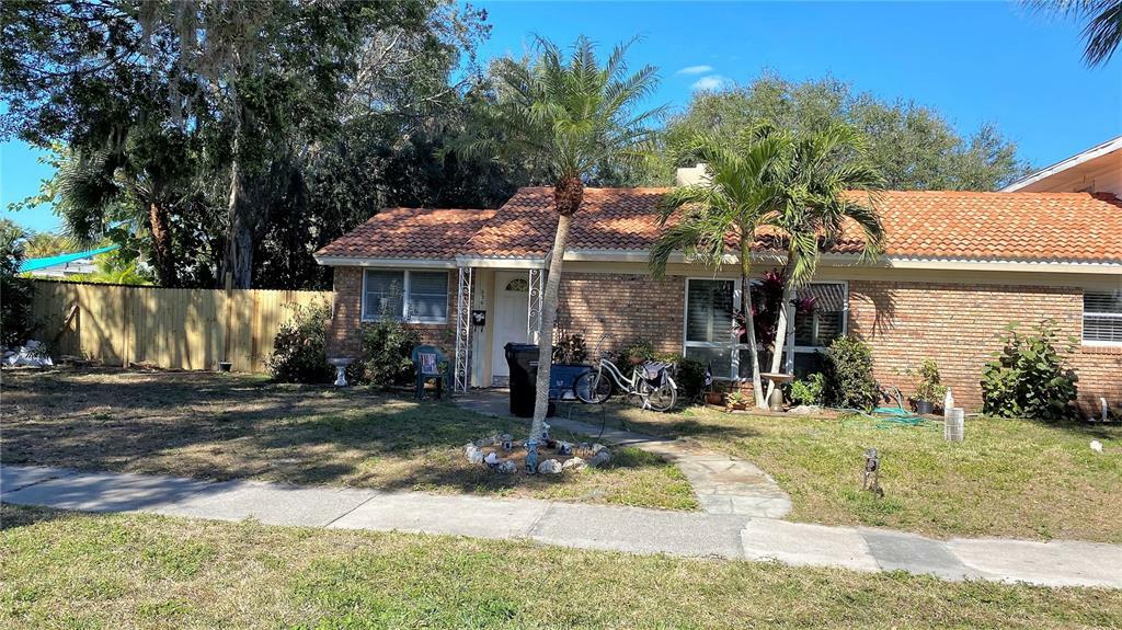 Property Photo:  336 Ponce De Leon Avenue  FL 34285 