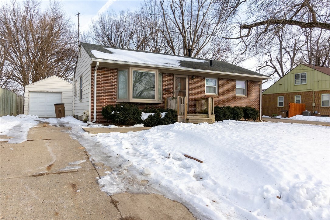 Property Photo:  813 13th Street  IA 50265 