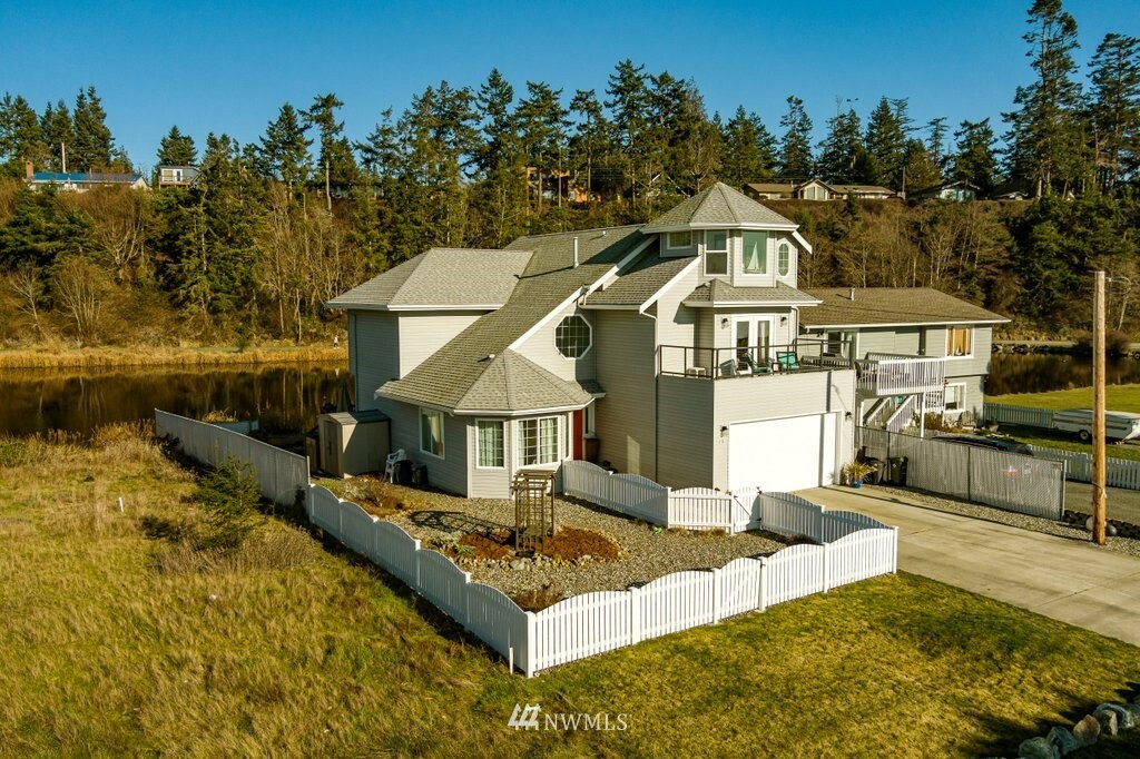 Property Photo:  78 Keystone Avenue  WA 98239 