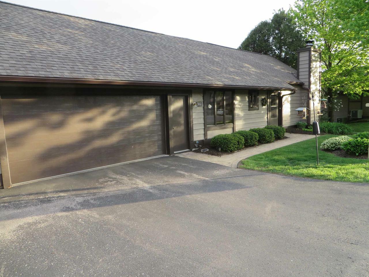 Property Photo:  312 Country View Ct  WI 53548 