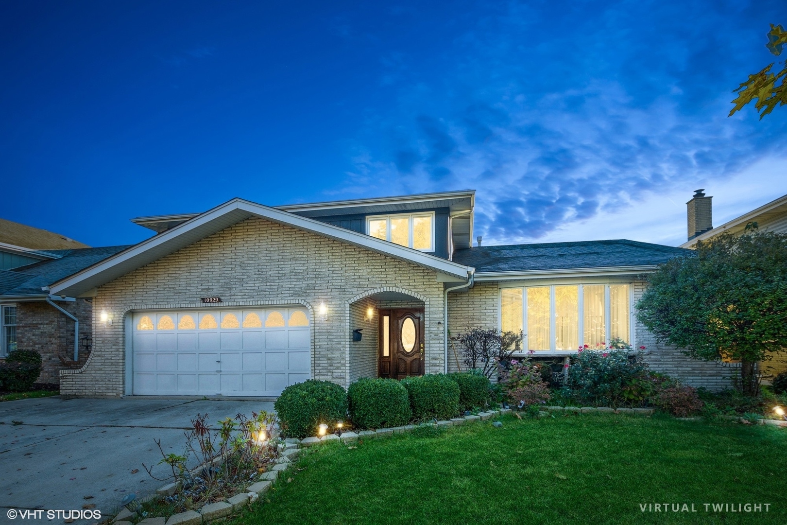 Property Photo: 10929 S Knox Avenue IL 60453
