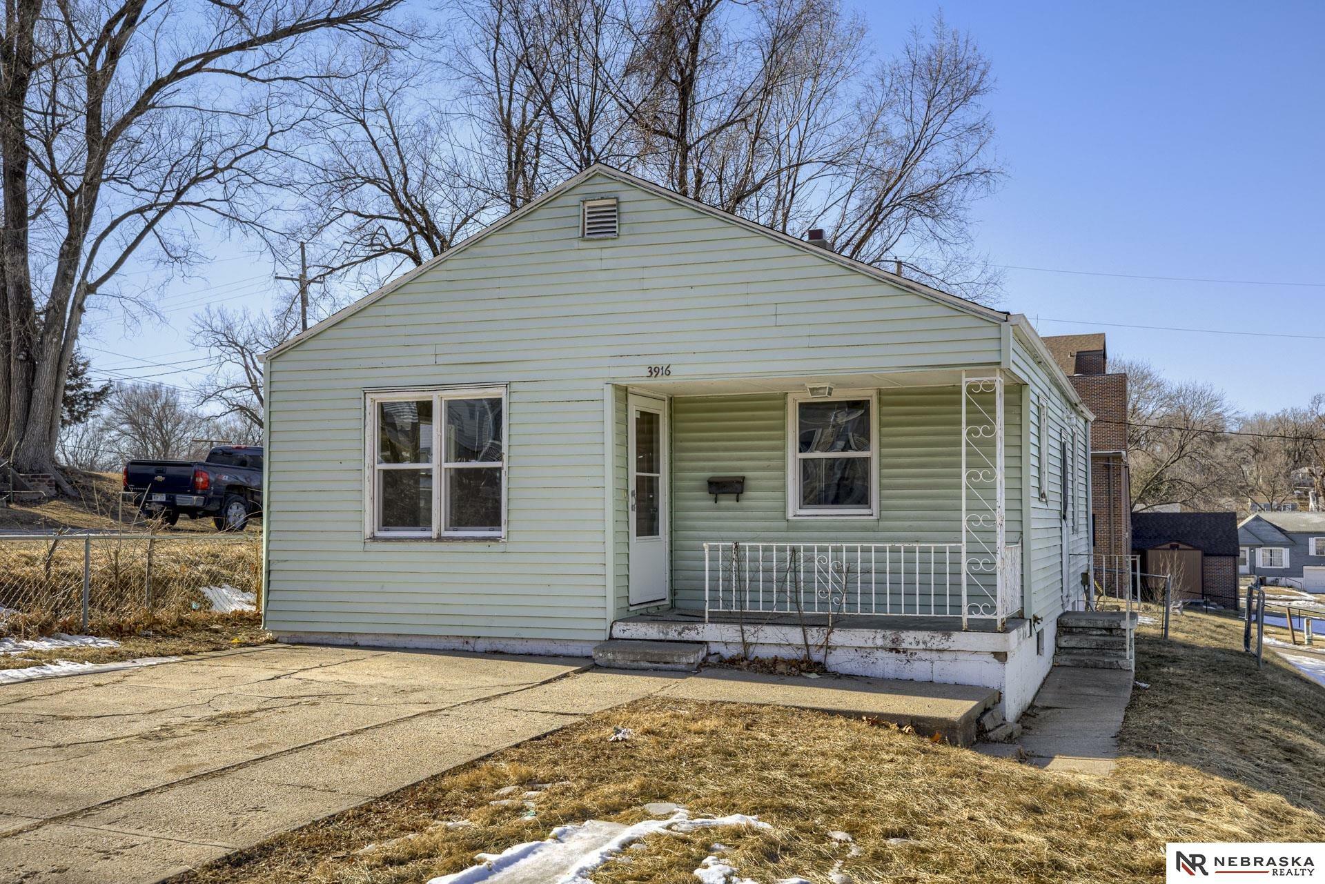 Property Photo:  3916 N 36th  NE 68111 