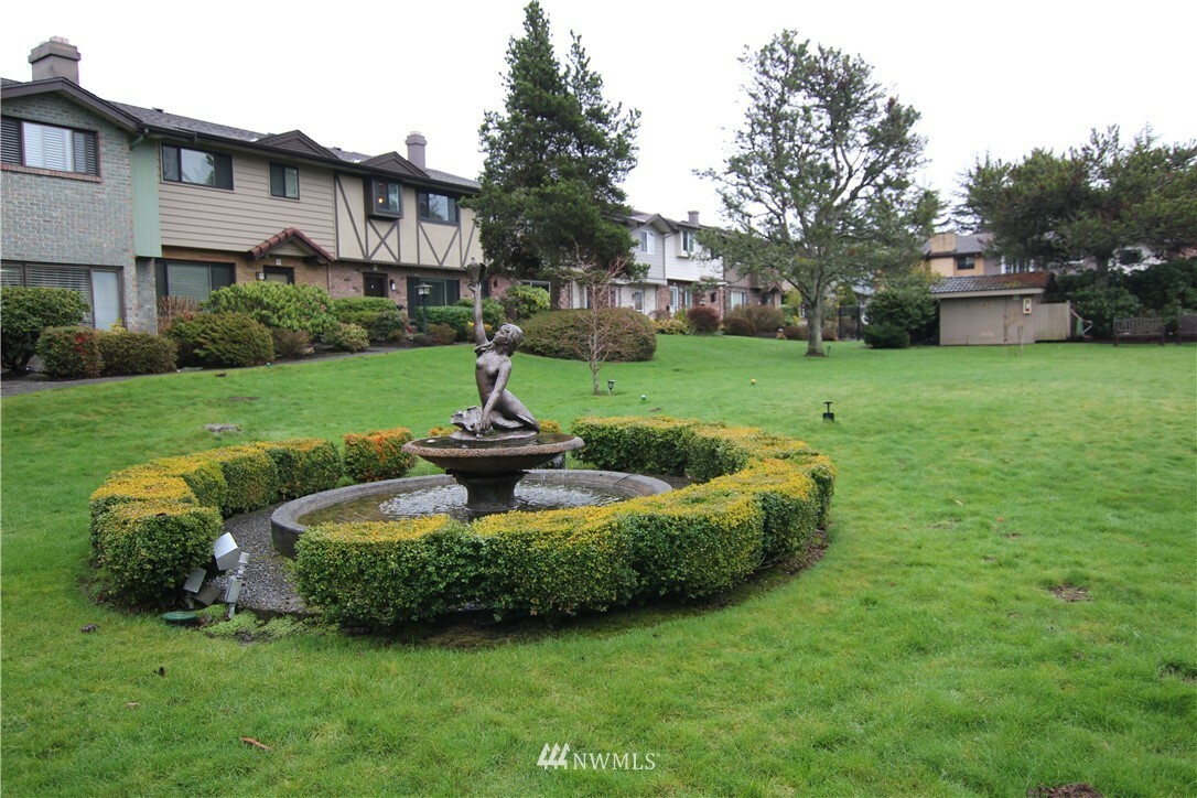 Property Photo:  1525 NW 195th Street 16  WA 98177 