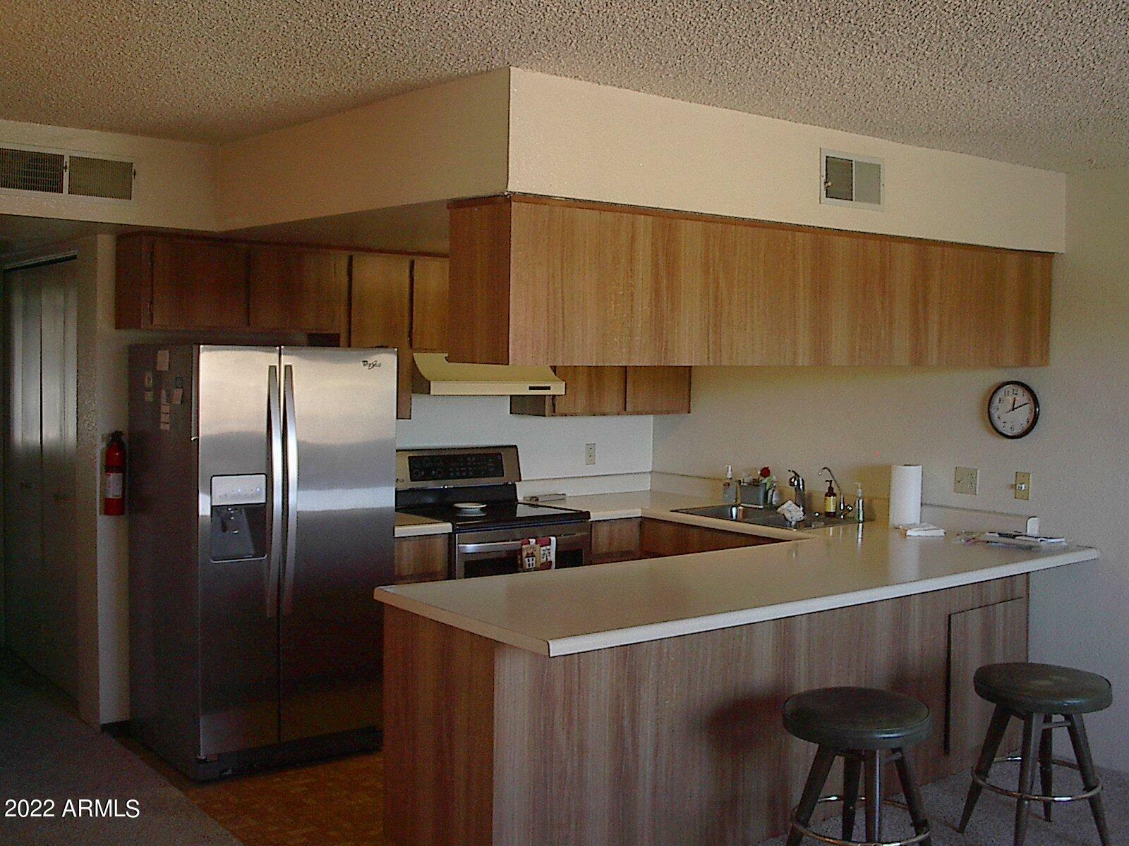 Property Photo:  455 N Tegner Street  AZ 85390 