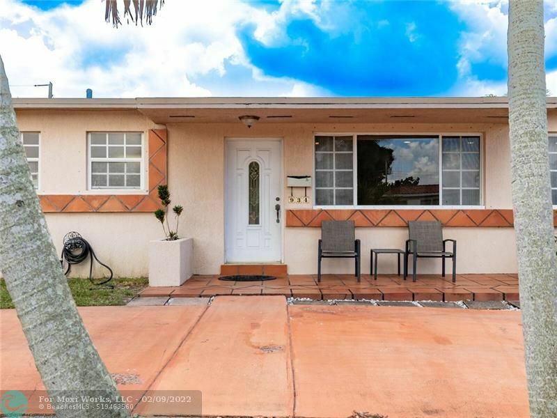 Property Photo:  934 W 72nd St  FL 33014 