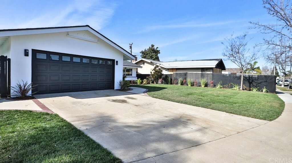 Property Photo:  3083 Roanoke Lane  CA 92626 