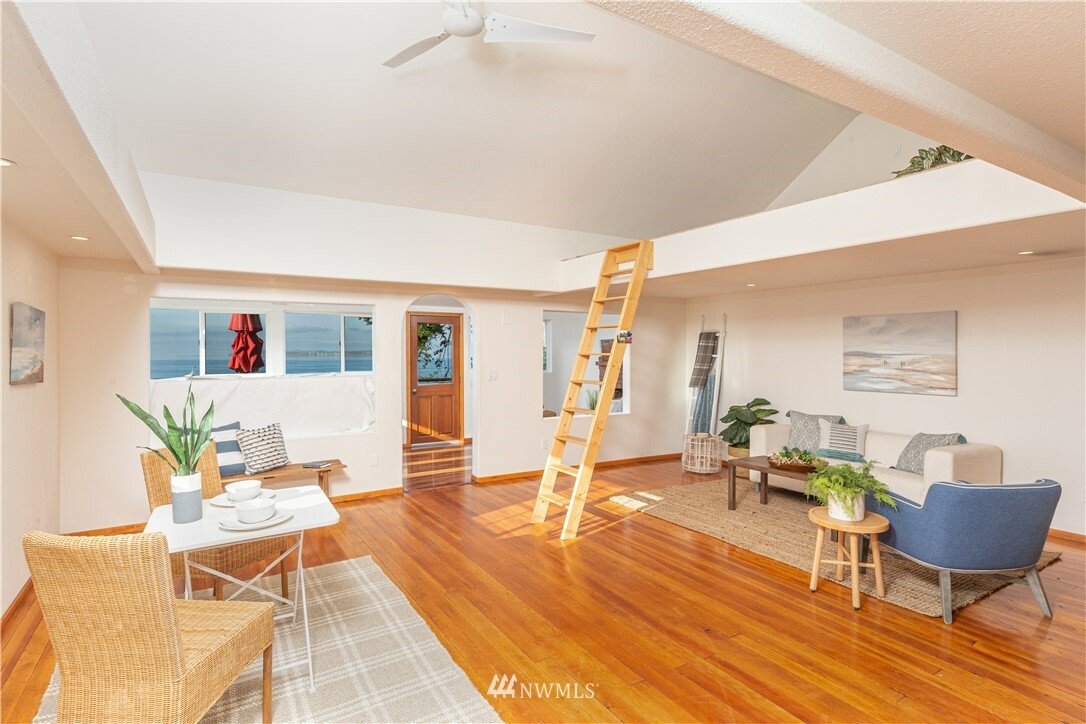 Property Photo:  642 Beckett Point Road  WA 98368 