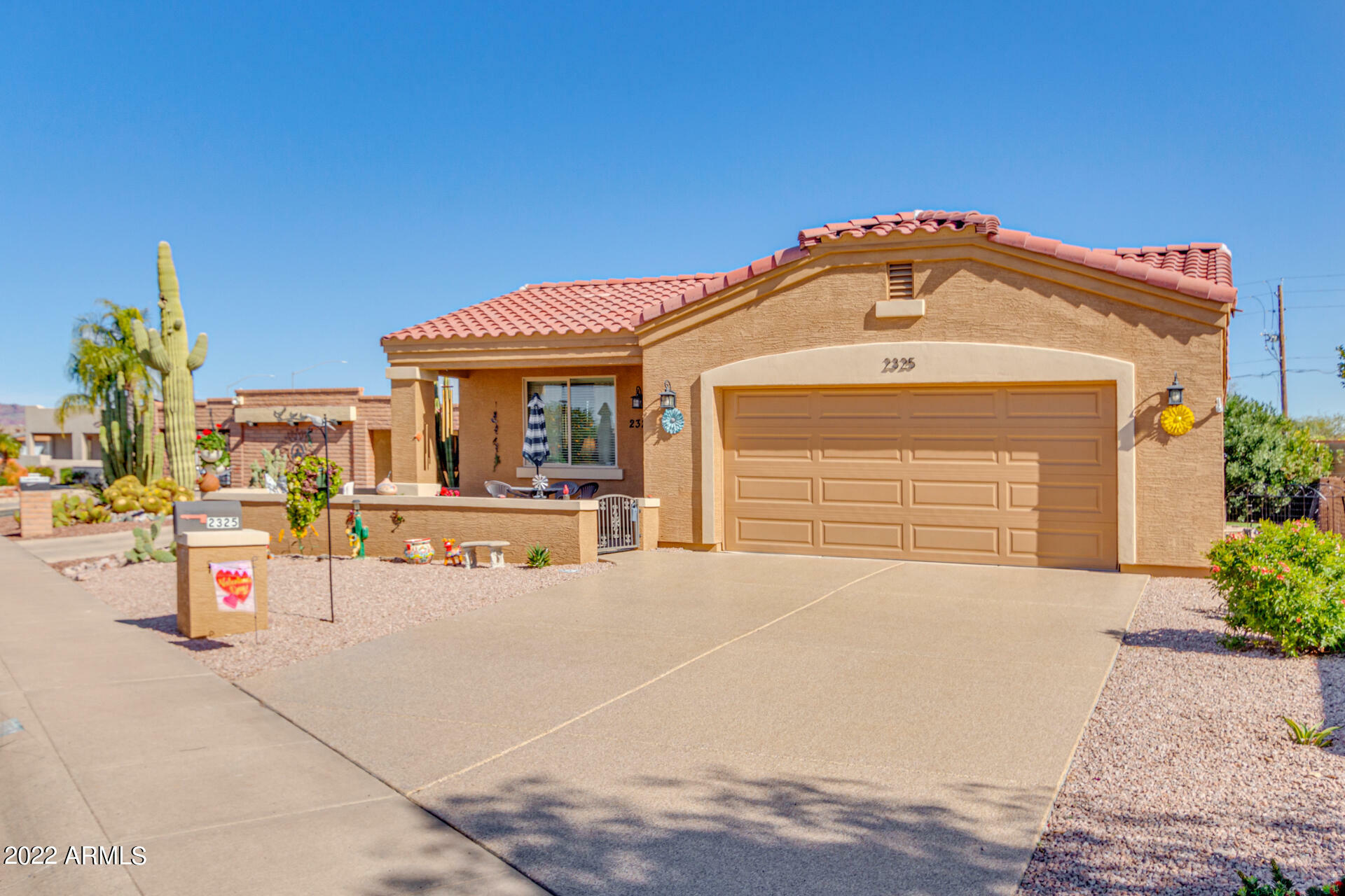 Property Photo:  2325 N Shannon Way  AZ 85215 