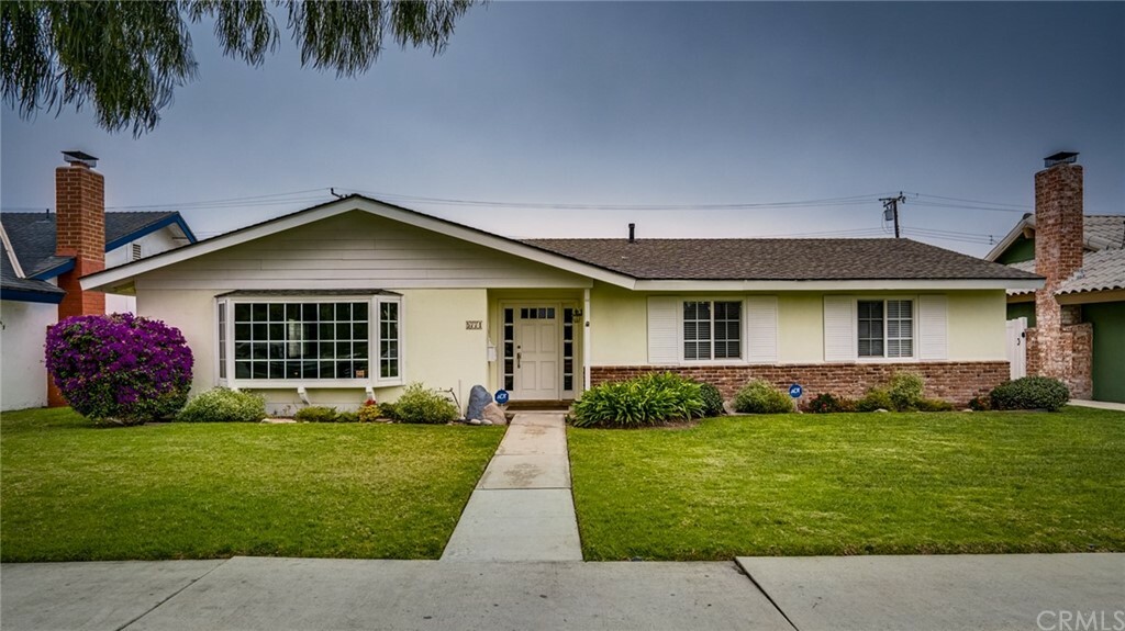 Property Photo:  5771 Heil Avenue  CA 92649 